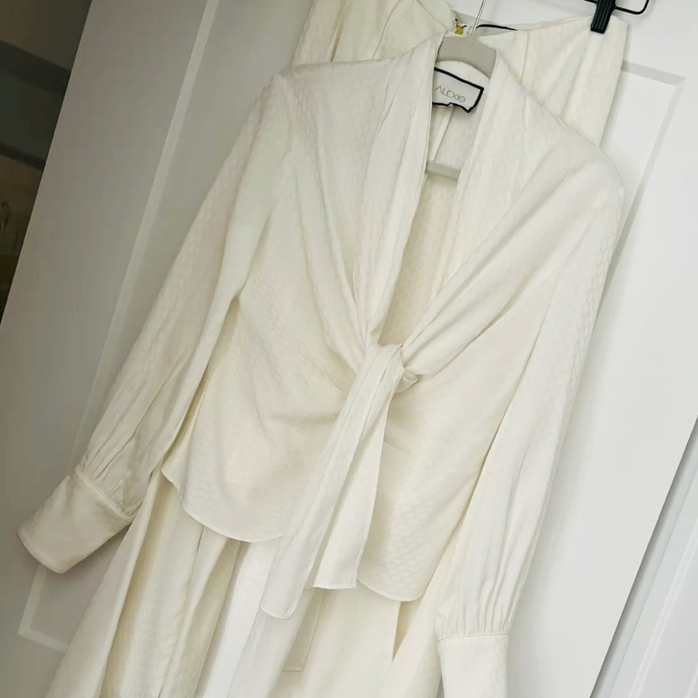 Alexis Off White Pants Set. Slit Pants (Size M) And Matching Tie Blouse (Size S)
